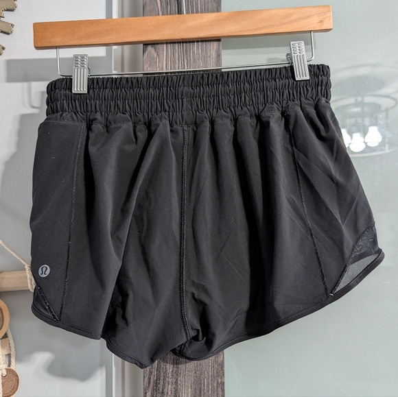 Lululemon Hotty Hot Short 2.5" Black - Picture 3 of 4